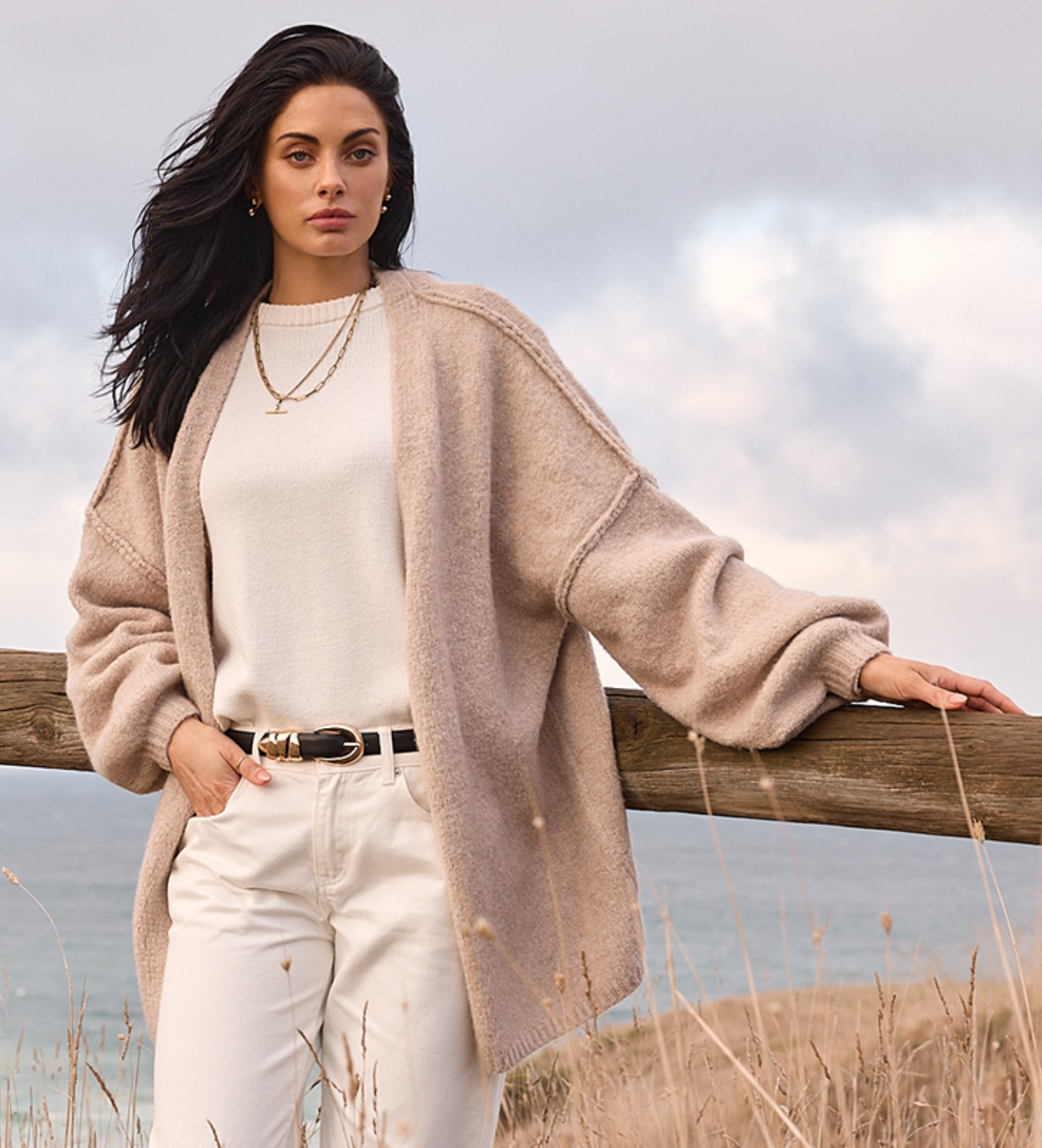 Lekki Dzianinowy Kardigan Damski