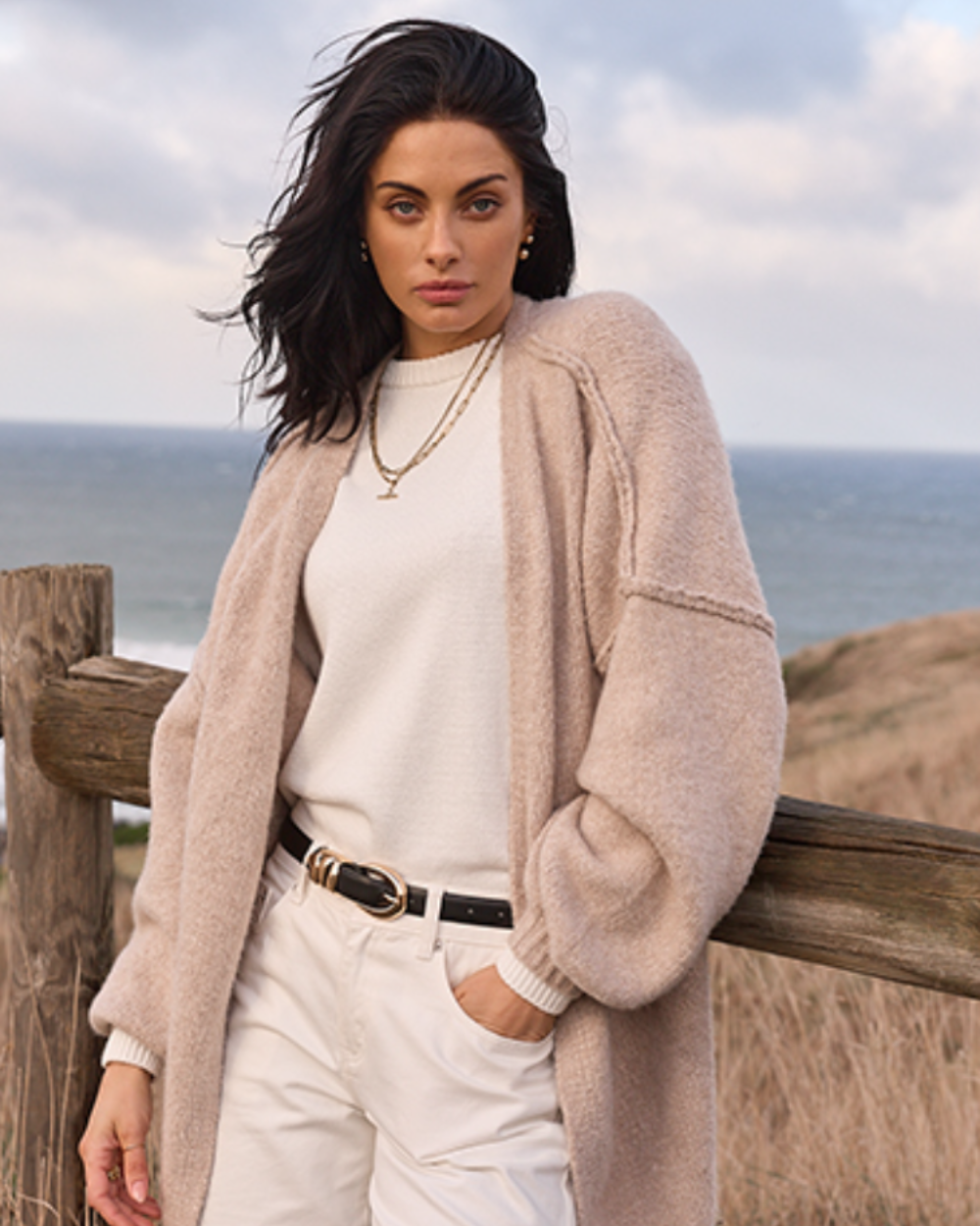 Lekki Dzianinowy Kardigan Damski